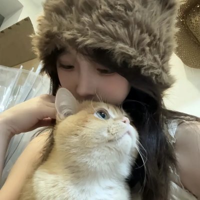 挥著翅膀的女孩